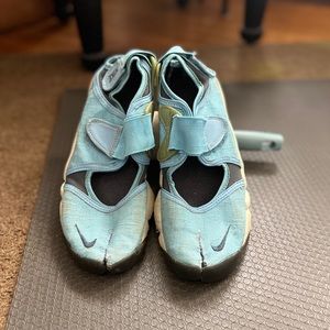 Nike Air Rift size 8
